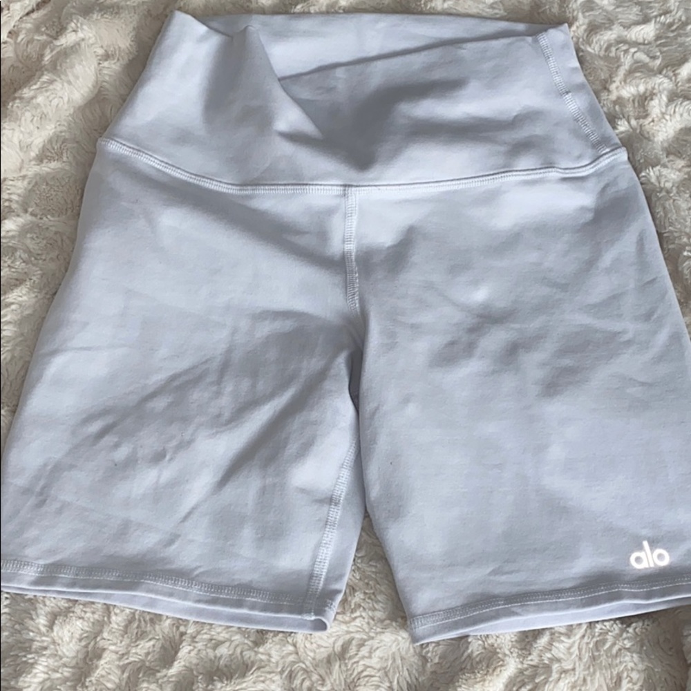 Alo yoga shorts - Picture 7 of 16